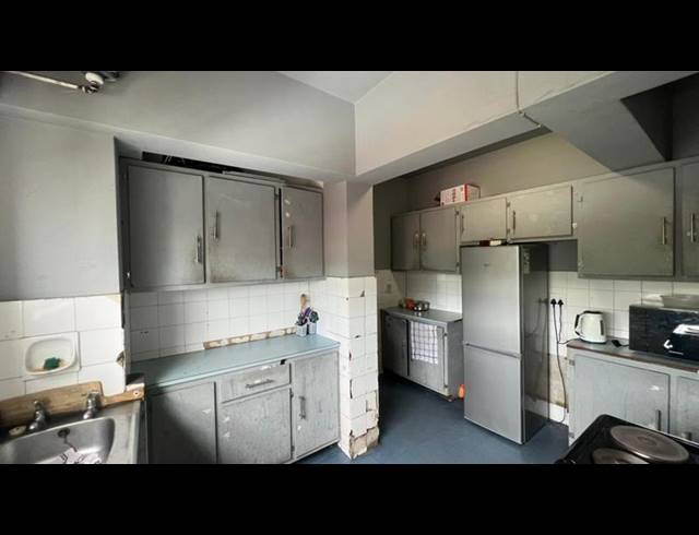2 BEDROOM APARTMENT FOR SALE IN BEREA WEST